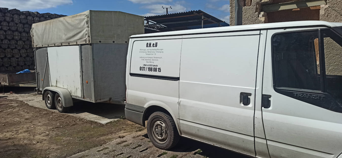 Transporter mit Anhänger